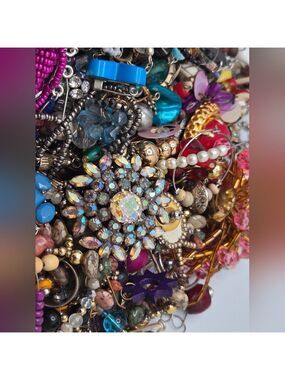 2.2 lbs Mixed Vintage Costume Jewelry Lot Craft Repair DIY Repurpose